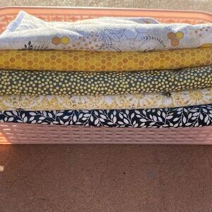 Bumble bee burp cloth set